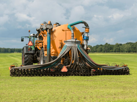 Mest injecteren op het land.